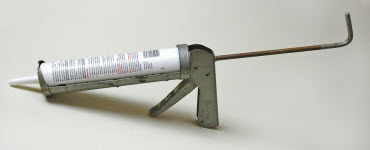 Caulk gun